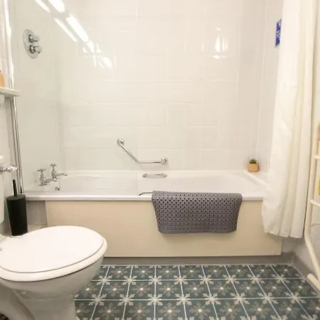 Apartment 104 - Sea View At The Harbour Mill By Shortstays Westport