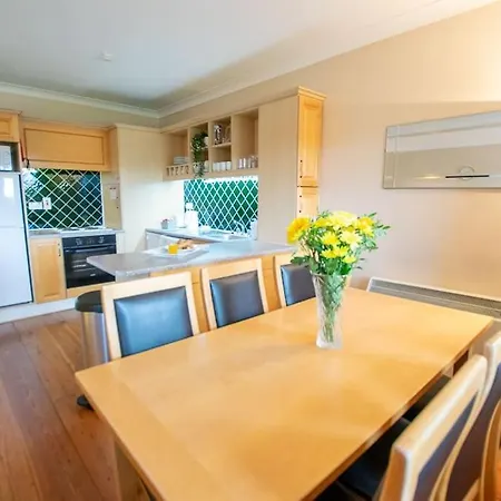 Lejlighed 104 - Sea View At The Harbour Mill By Shortstays Westport